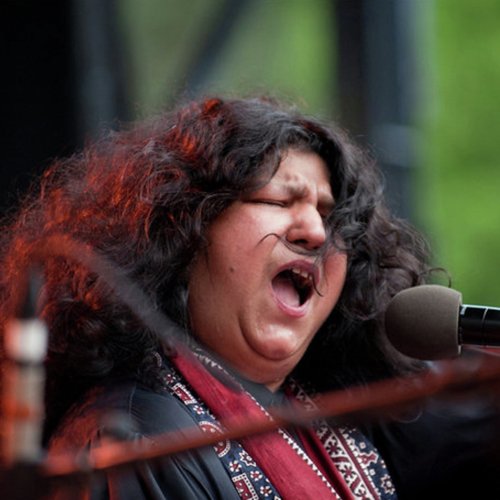 Ma Mehandi La Ke Awan - Abida Parveen